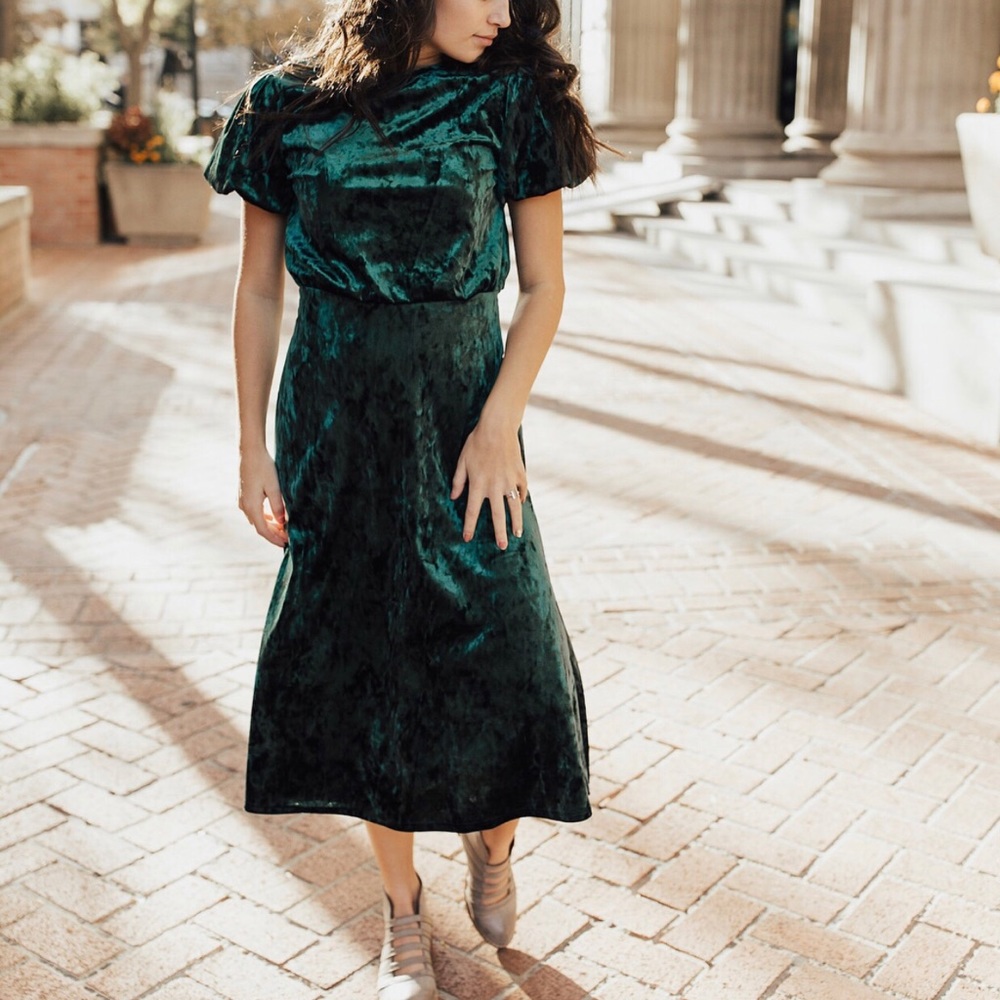 Henly emerald green velvet dress